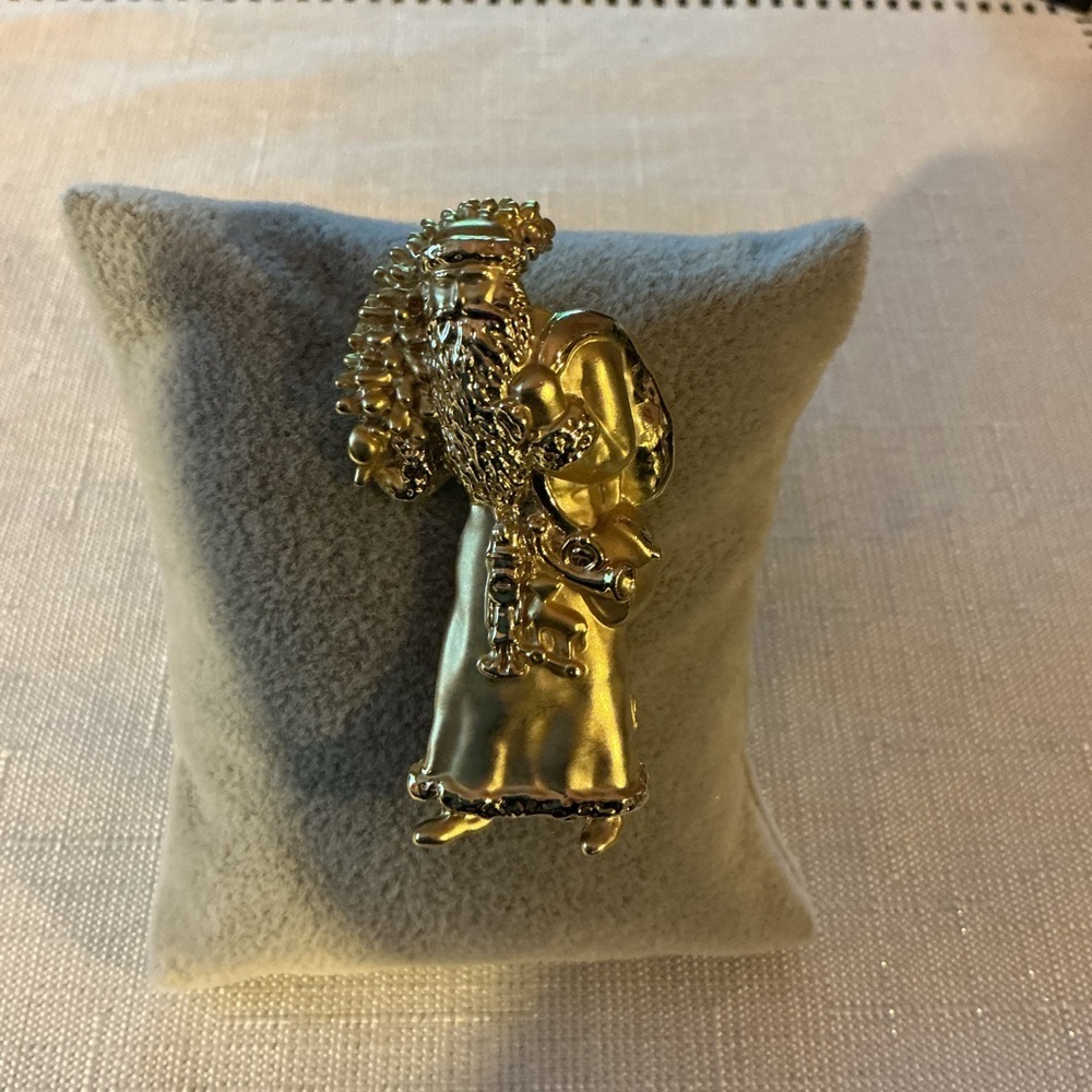 Coro Santa Claus Vintage Gold Tone Brooch